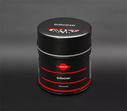 Universell einsetzbares Gewürzsalz mit verkapseltem Speisesalz, Paprika und Chili für Grill- und Bratenspezialitäten. 110 g Dose (Metall)